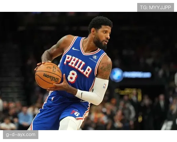 保罗·乔治家的冰箱里只有鸡胸肉和蛋白粉，连瓶可乐都找不到